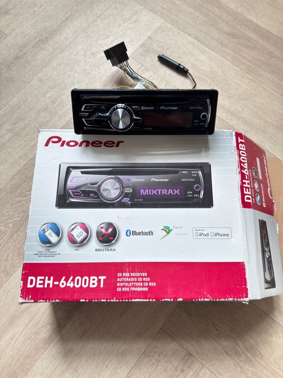 Pioneer DEH-6400BT Autoradio met Bluetooth en USB, Auto diversen, Ophalen of Verzenden, Zo goed als nieuw