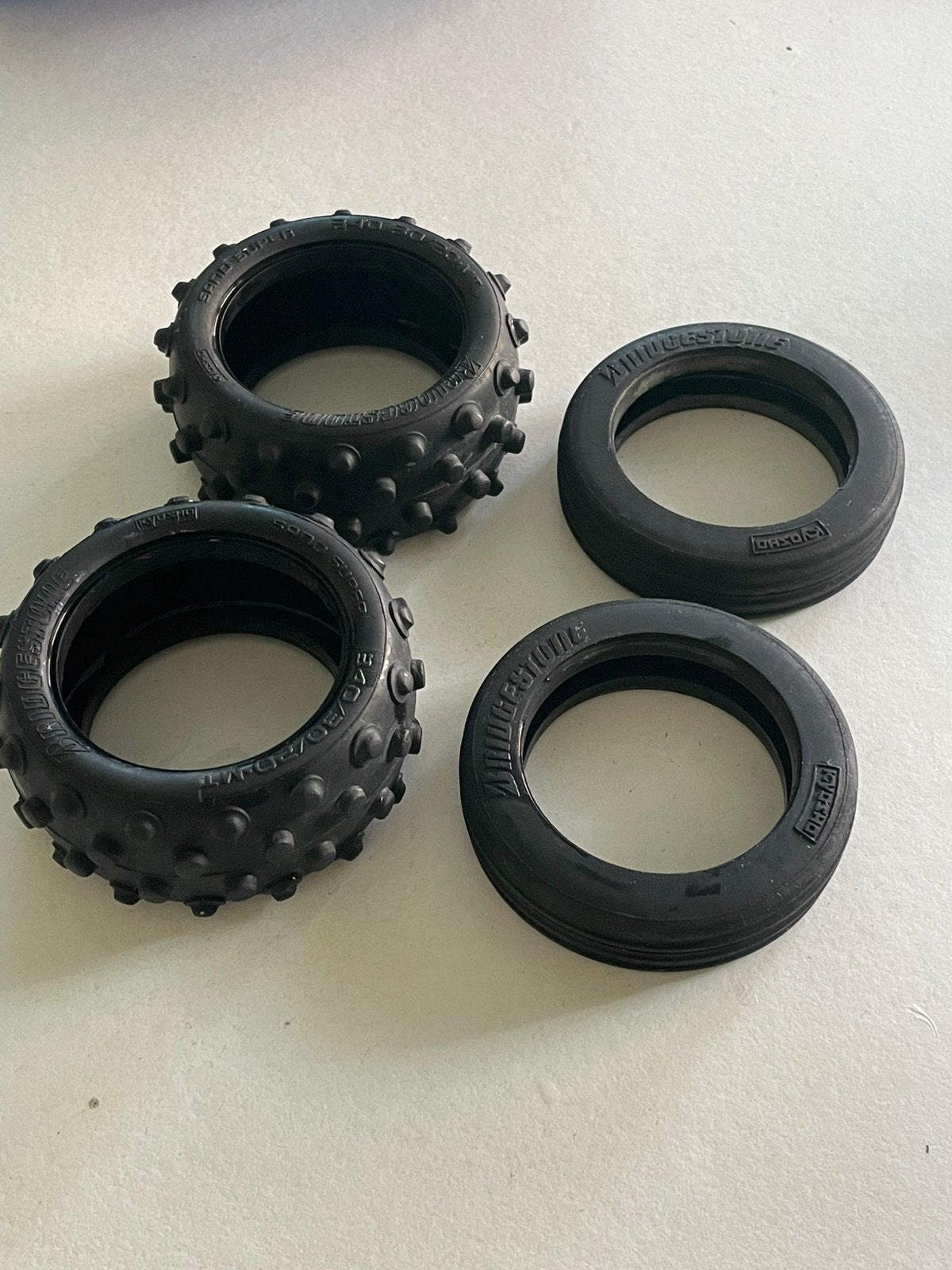 1987 Bridgestone Sand Super 340-30-20 MT tires Optima-ultima, Hobby en Vrije tijd, Modelbouw | Radiografisch | Auto's, Ophalen of Verzenden
