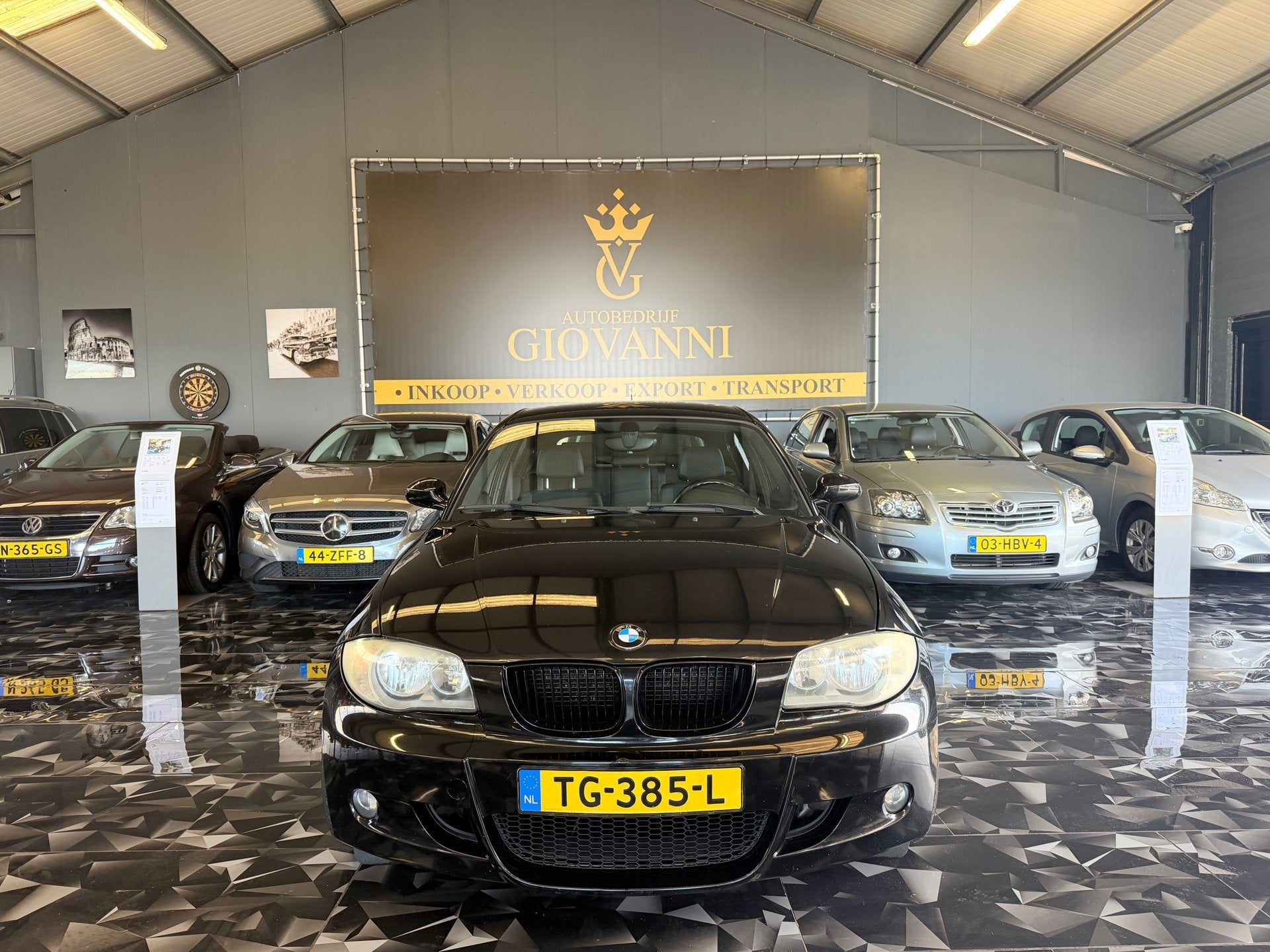 BMW 1-serie 118i High Executive INRUIL MOGELIJK, Auto's, 1-Serie, Dealer onderhouden, Achterwielaandrijving, 1225 kg