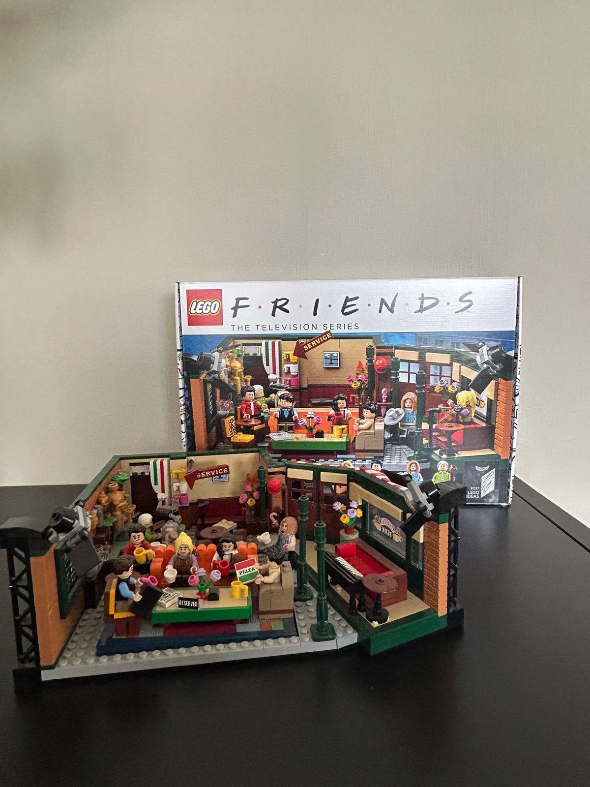 LEGO Ideas Friends Central Perk (21319), Ophalen of Verzenden, Zo goed als nieuw