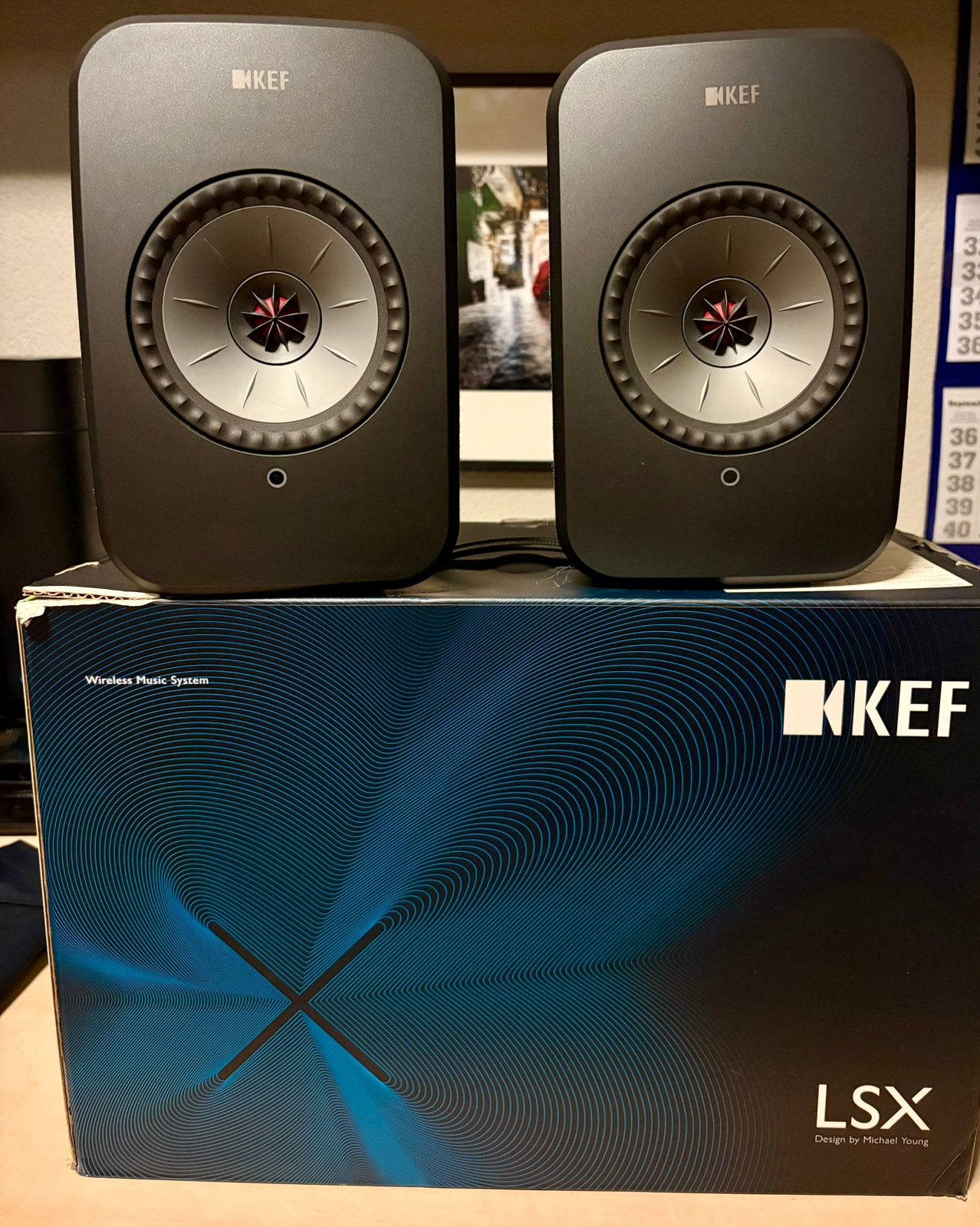 KEF LSX draadloze actieve speakers, Zo goed als nieuw, Inclusief kabels, KEF, Boekenplank luidspreker