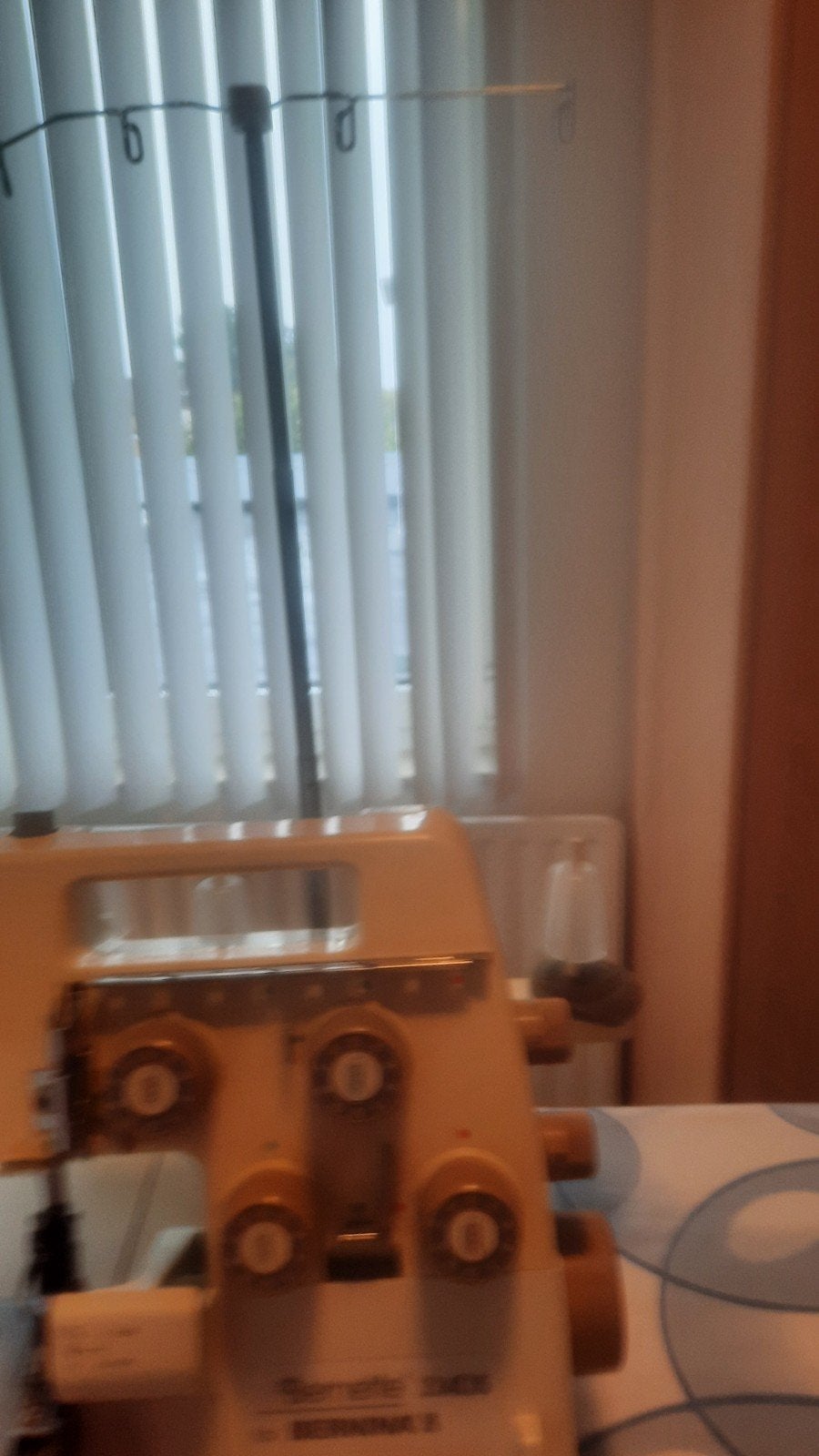 Bernina lockmachine niet helemaal in orde, Hobby en Vrije tijd, Ophalen of Verzenden, Gebruikt, Lockmachine