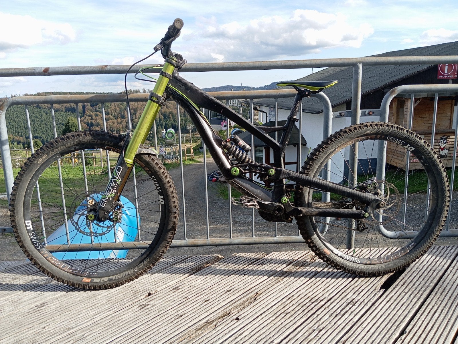 YT TUES 27,5" Downhill – maat L – Bikepark Winterberg, Gebruikt, Fully, Schijfrem, Ophalen