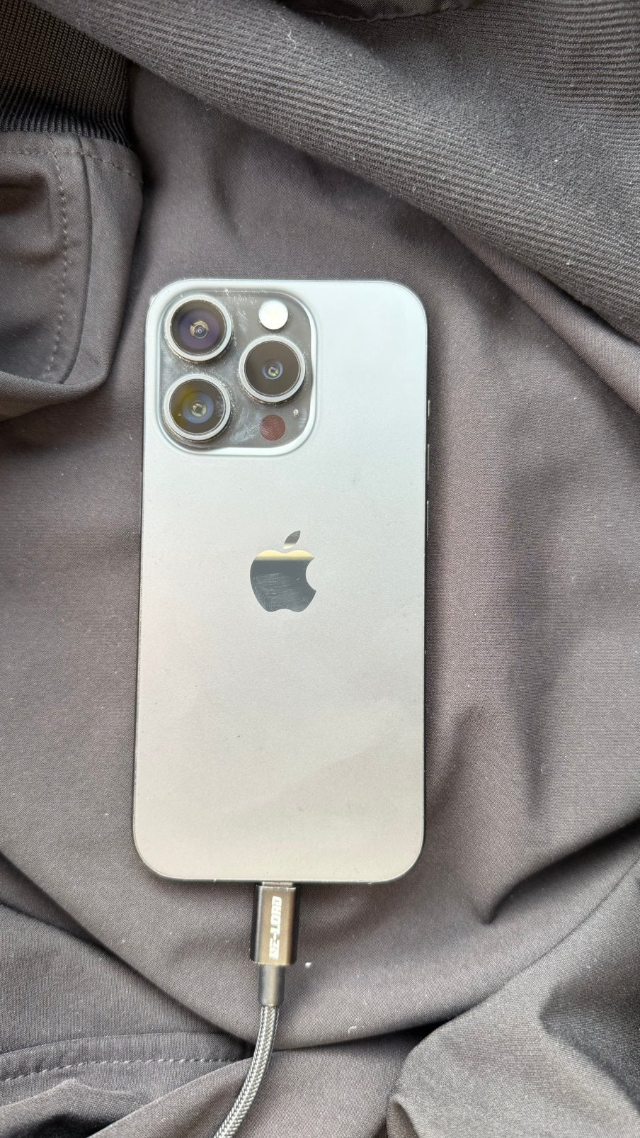 Foto 5 van Iphone 15 pro zwart 128GB