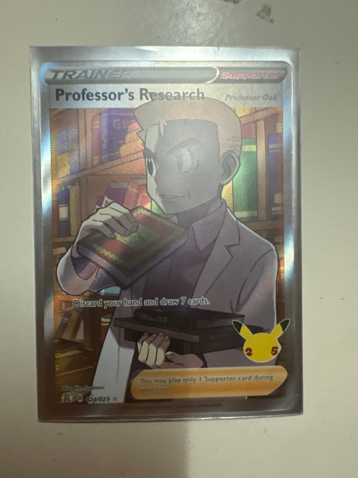Pokémon Professor's Research (Professor Oak) 25th Anniversar, Ophalen of Verzenden, Zo goed als nieuw, Losse kaart, Foil