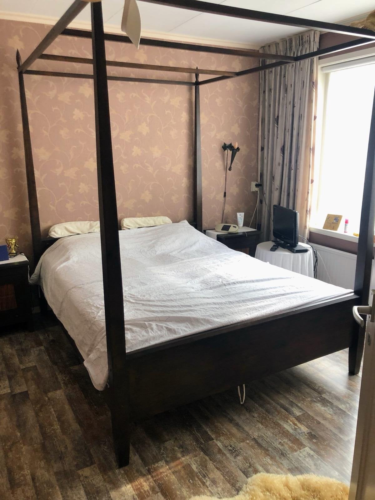 Donkerbruin hemelbed - Tweepersoons 160/200, Huis en Inrichting, Gebruikt, Bruin, Tweepersoons, Ophalen of Verzenden