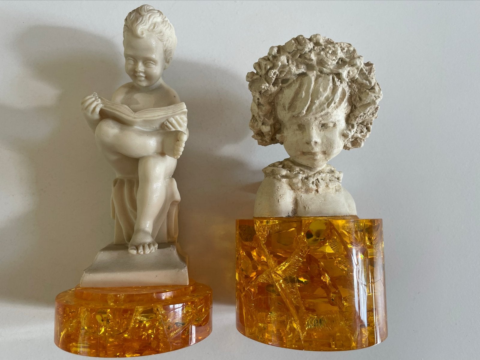 2 Sculpturen - West-Germany-Italy '60/'70. Solarstein, hars., Antiek en Kunst, Groep mensen, Minder dan 20 cm, Ophalen of Verzenden