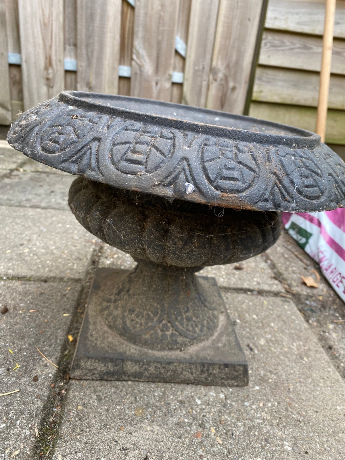 Gietijzeren bloempot vaas ornament plantenbak, Tuin en Terras, Tuinvazen, Ophalen, Gebruikt