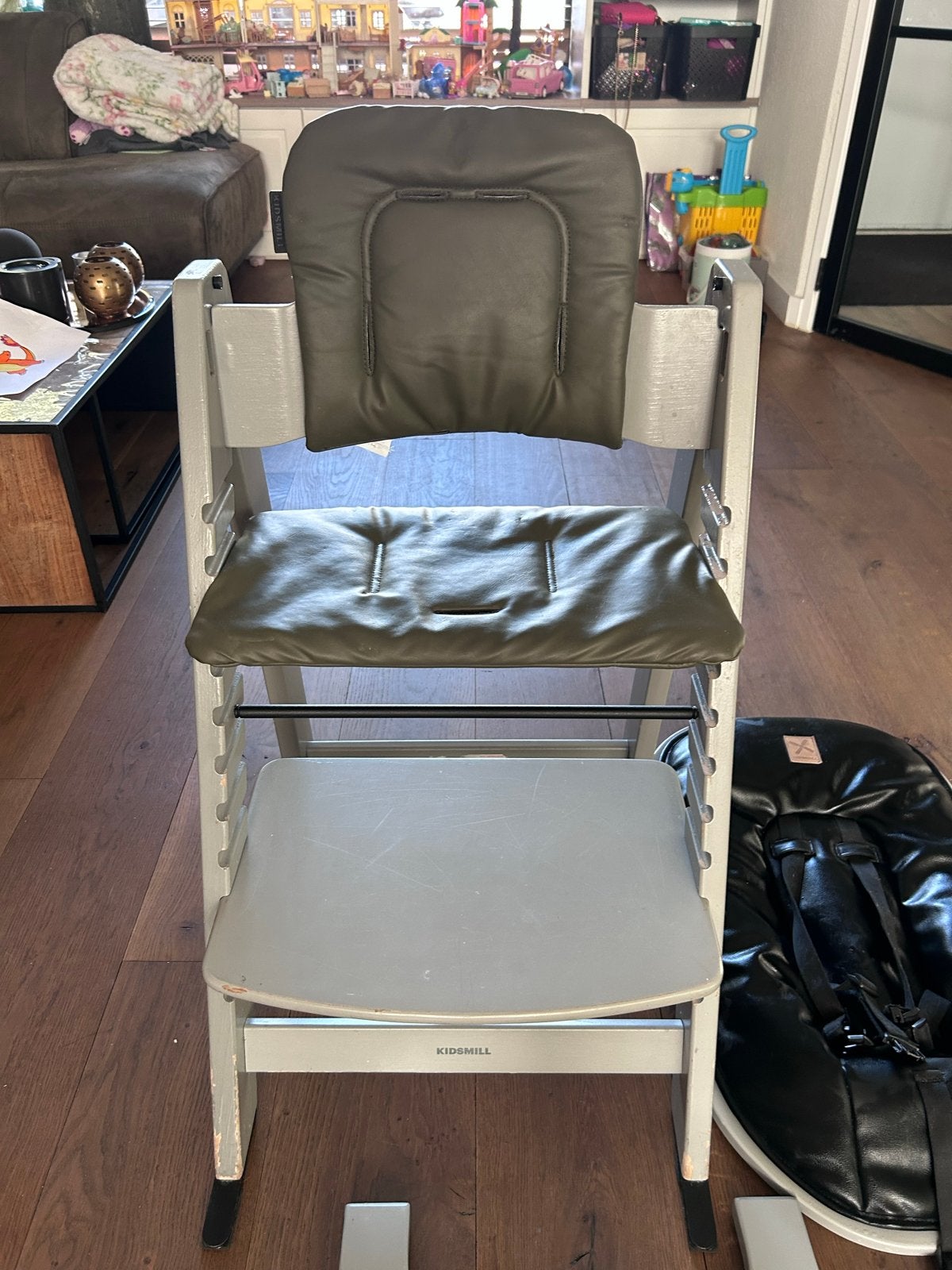 Kidsmill Meegroeistoel met kussens en eetblad, Kinderen en Baby's, Kinderstoelen, Ophalen of Verzenden, Gebruikt, Meegroeistoel