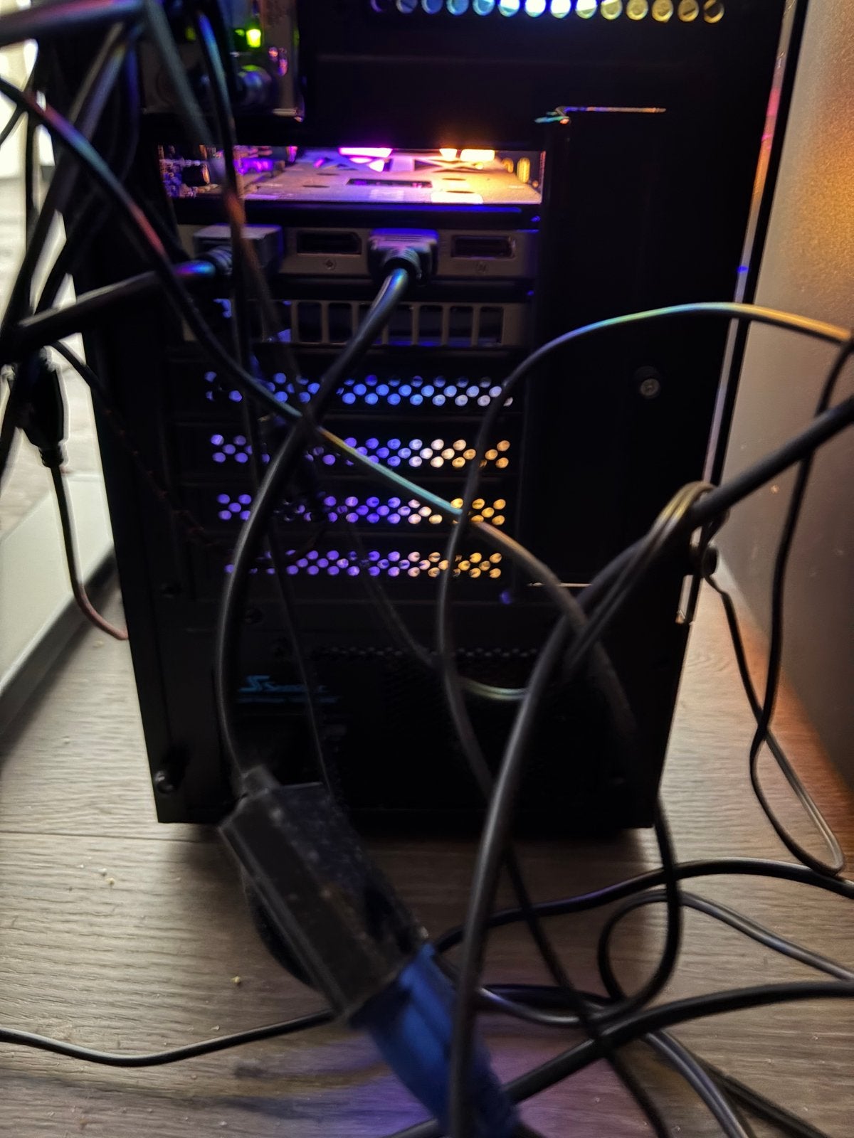 Foto 7 van Gaming PC met Intel i3-8100, RTX 2060, 16GB RAM, 700GB SSD