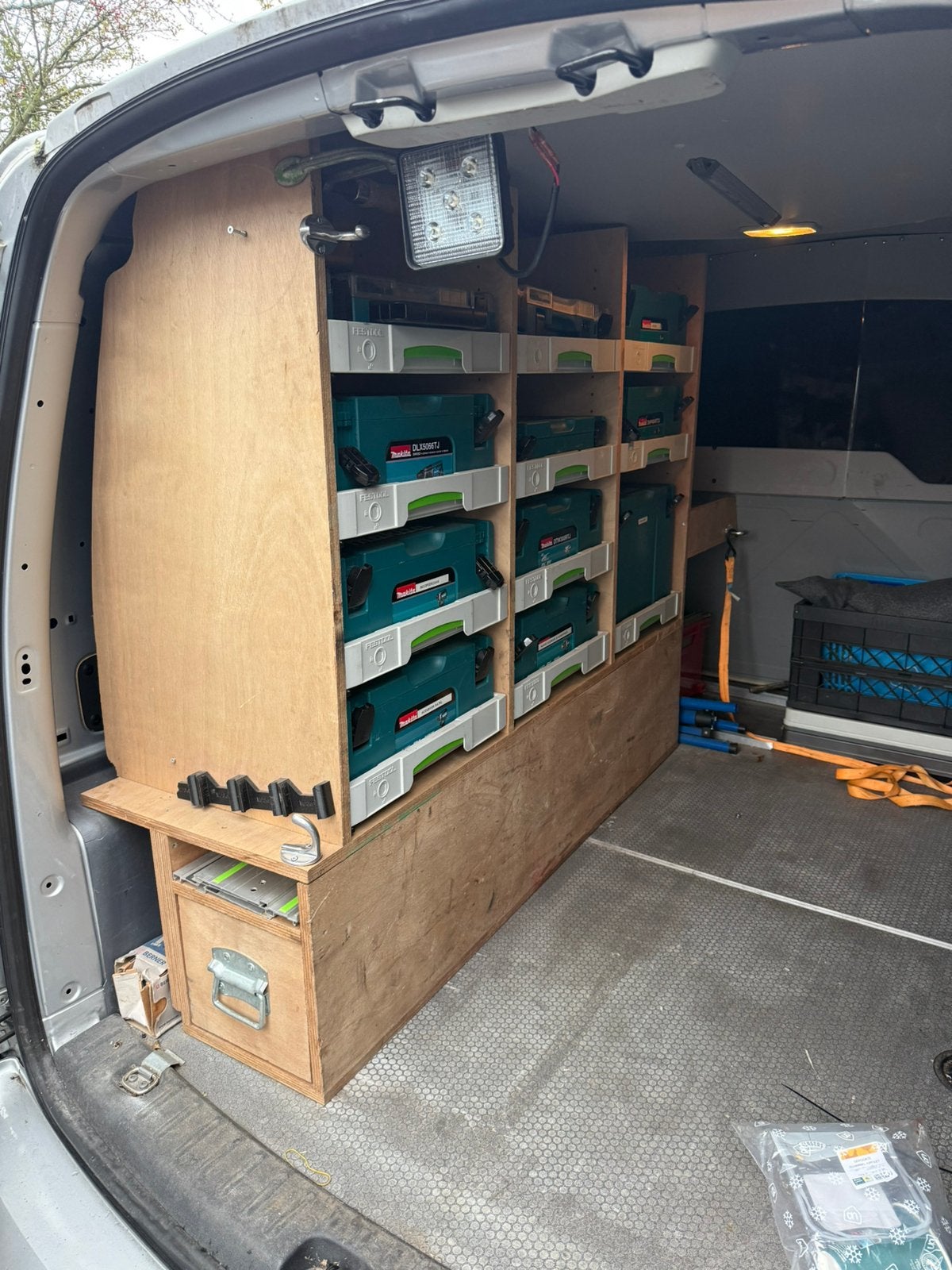 Bedrijfbus stelling volkswagen caddy voor festool of makita, Ophalen, Gebruikt