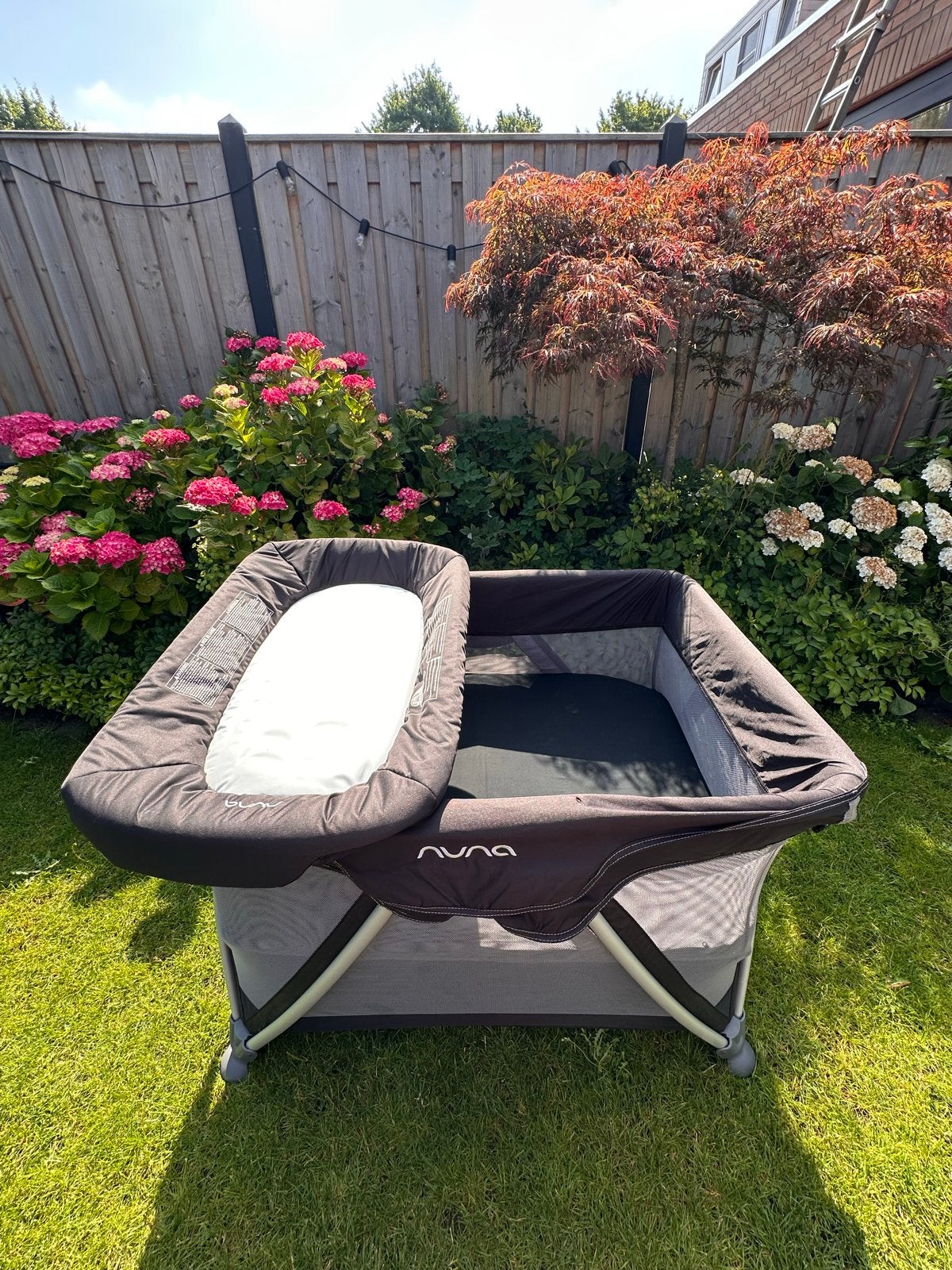 Nuna Sena Reisbed 3-in-1 met Verschoontafel en Matras, Ophalen, Zo goed als nieuw