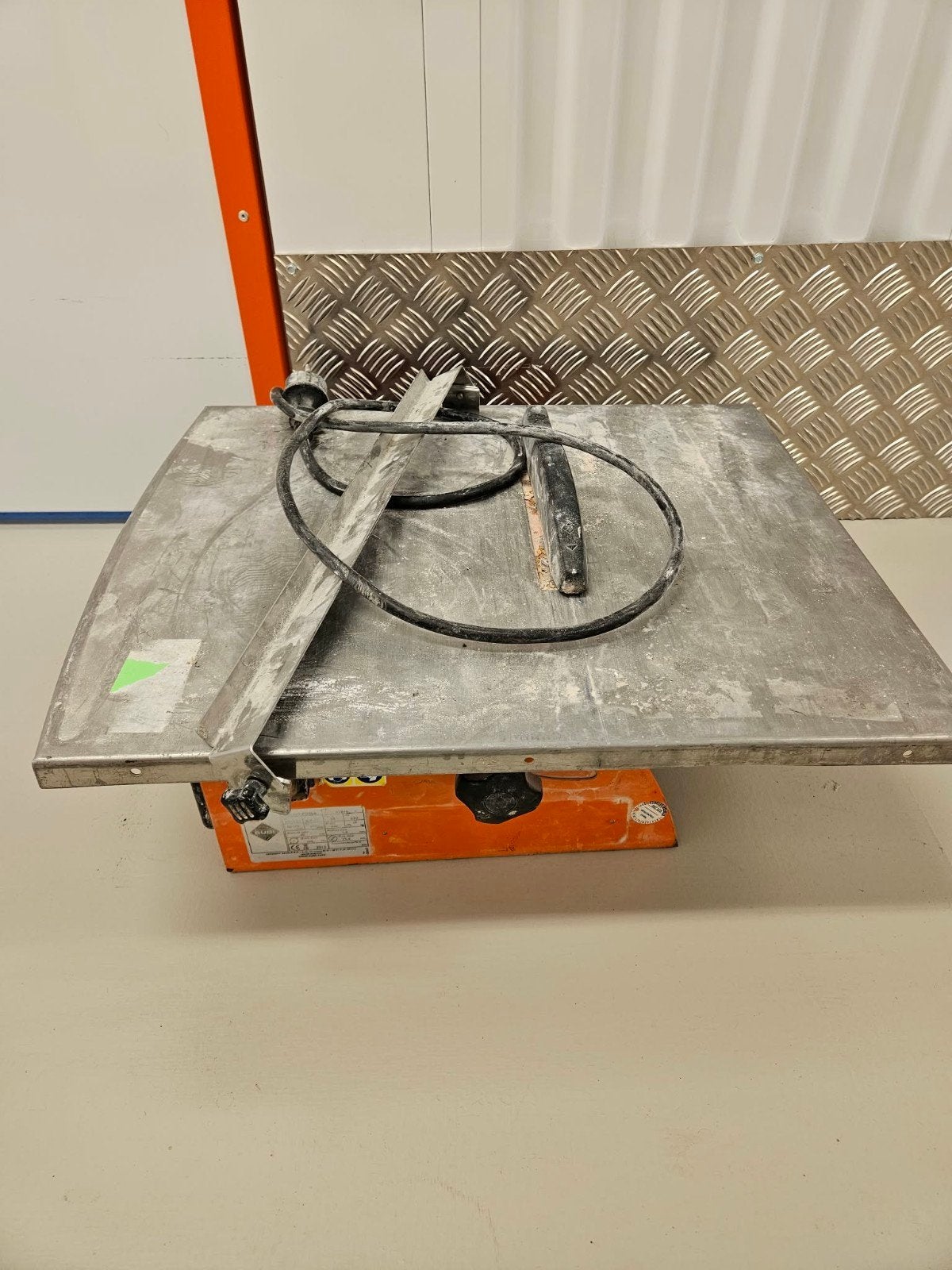 Rubi ND-200 Professionele Tegelzaagmachine (Watergekoeld), Ophalen, 1200 watt of meer, 70 mm of meer