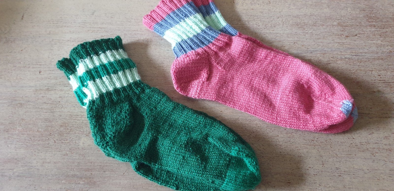2 paar zelfgebreide sokken maat 38/39, Kleding | Dames, Sokken en Kniesokken, Nieuw, Ophalen of Verzenden, Maat 39 t/m 42