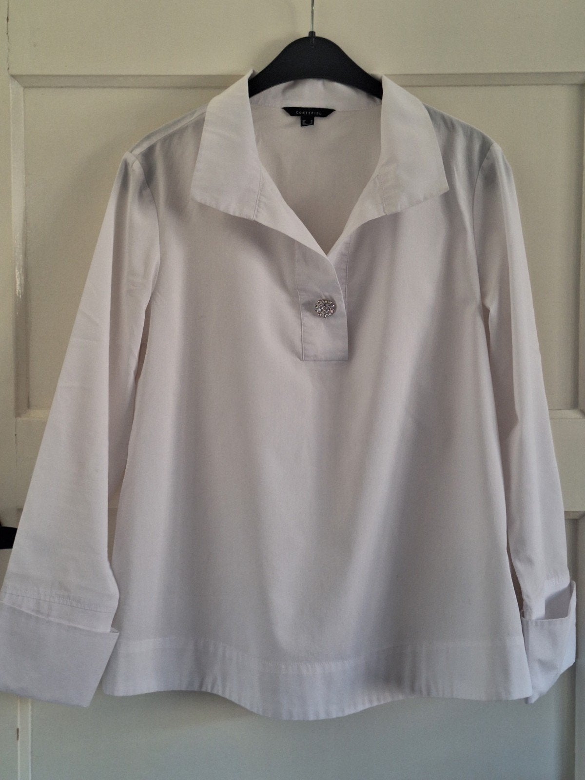 Cortefiel witte blouse maat M met Swarovski knoop, Maat 38/40 (M), Cortefiel, Wit, Ophalen of Verzenden