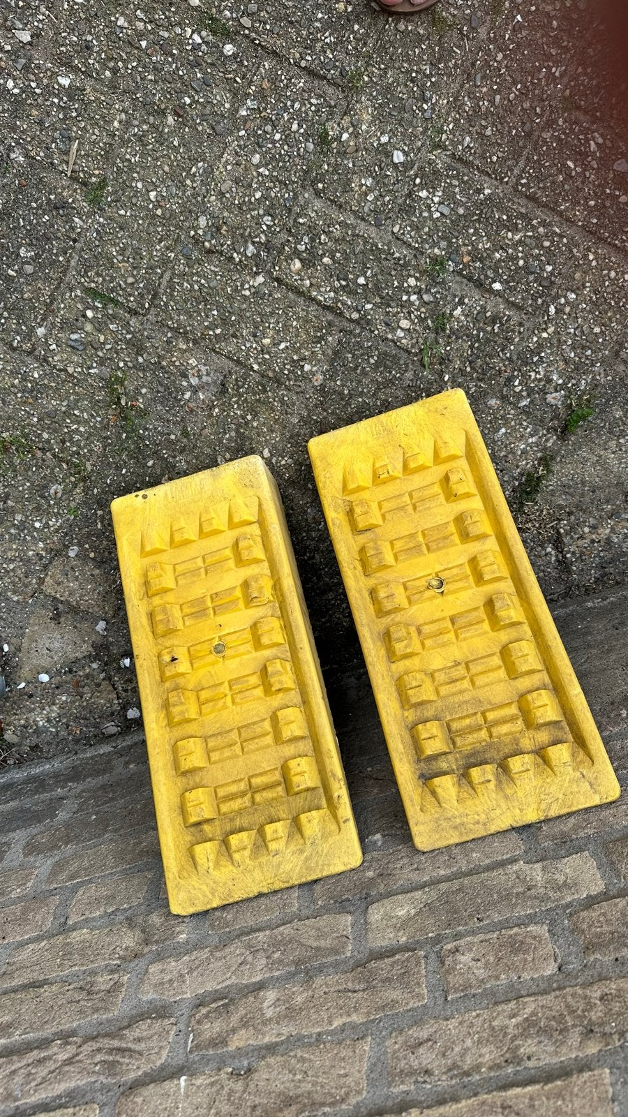 Gele oprijblokken voor caravan of camper (2 stuks), Ophalen of Verzenden, Gebruikt