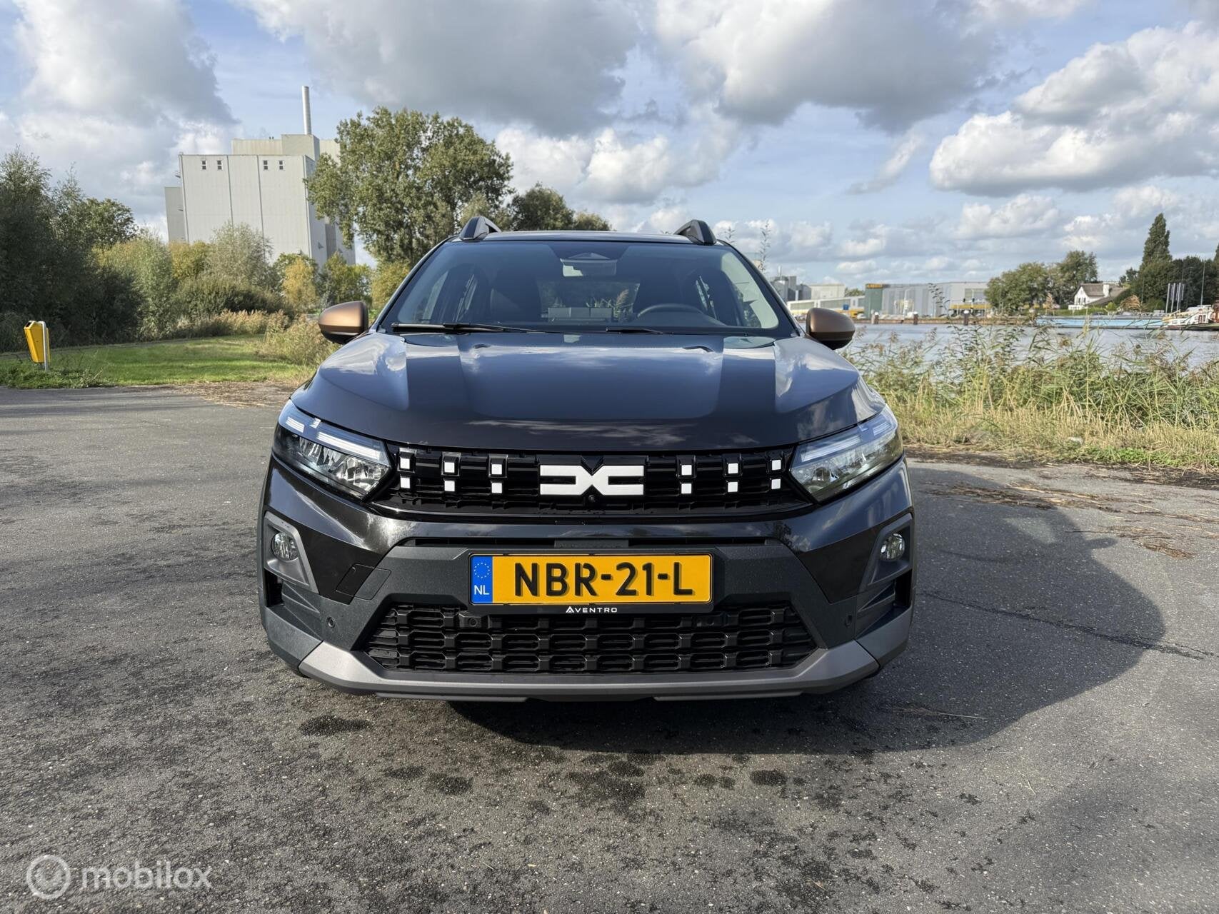 Dacia Sandero Stepway 110 Extreme | 360 | Stuurverwarming, Voorwielaandrijving, Dealer onderhouden, Gebruikt, Zwart