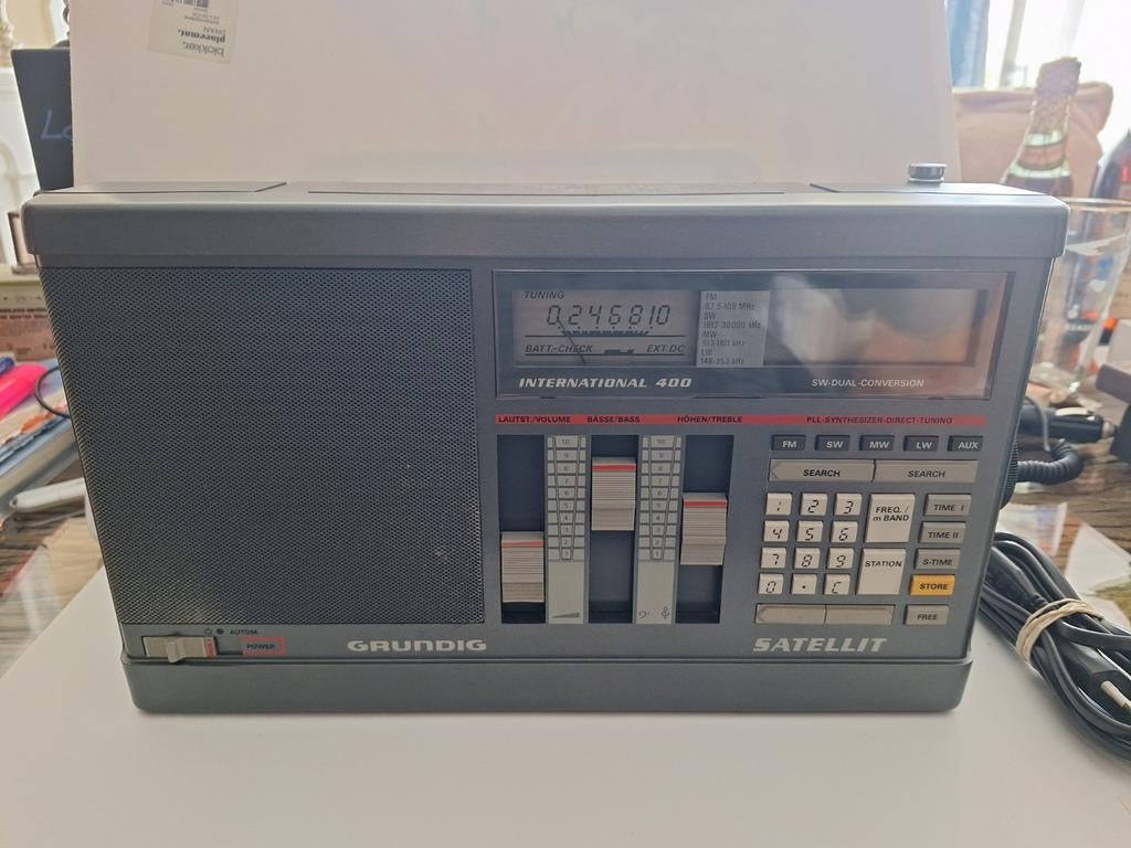 Grundig Satellit International 400 Wereldontvanger, Audio, Tv en Foto, Radio's, Ophalen of Verzenden, Gebruikt, Wereldontvanger
