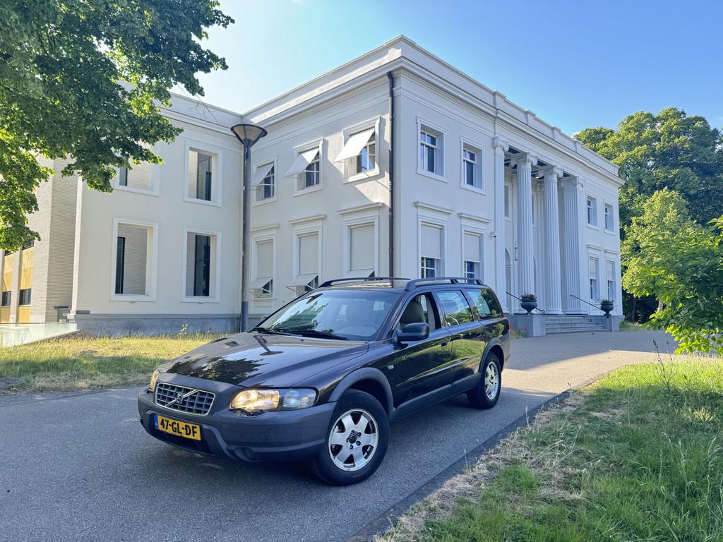 Volvo V70 Cross Country ( 2X! ) 2.4 T AUT, MOOI BRUIN METALL, Auto's, Oldtimers, Automaat, Bruin, Origineel Nederlands, 2435 cc