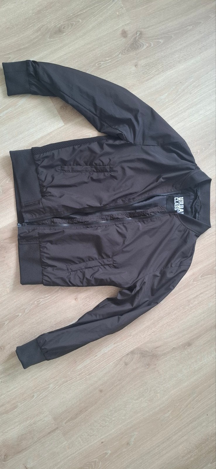 urban classic zwarte bomber nooit gedragen, Kleding | Dames, Jassen | Zomer, Ophalen of Verzenden, Nieuw, Zwart