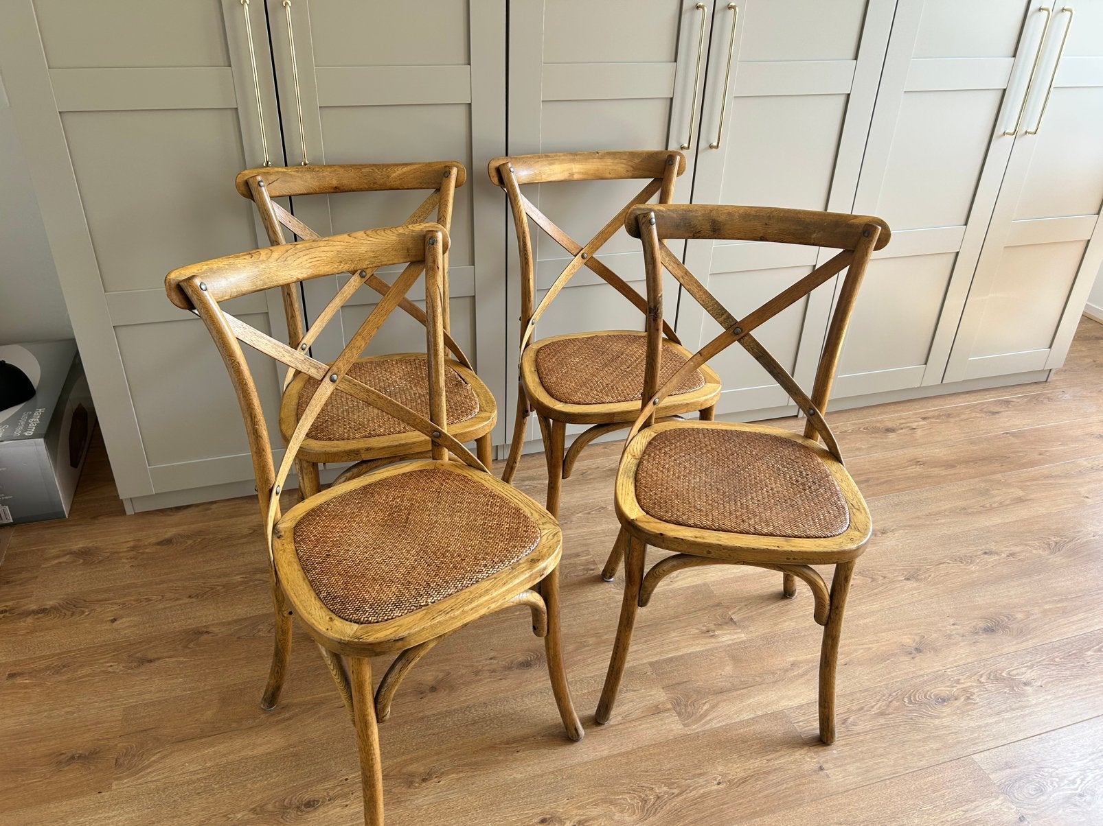 Houten eetkamer stoelen 4 stuks, Huis en Inrichting, Ophalen, Zo goed als nieuw, Bruin, Vijf, Zes of meer stoelen