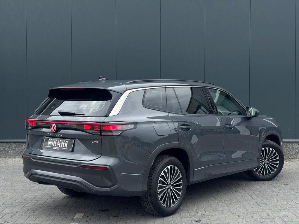 Volkswagen Tayron 1.5 eTSI Life | 7p | Trekhaak | 360 | IQ, Auto's, Volkswagen, Stof, Zwart, 4 cilinders, 7 stoelen