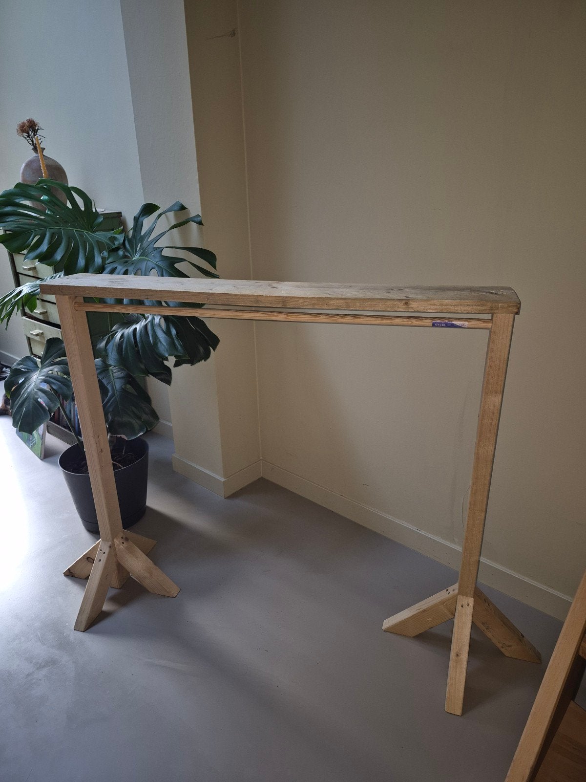 Uniek zelfgemaakt houten kledingrek - Handgemaakt, Ophalen, Zo goed als nieuw
