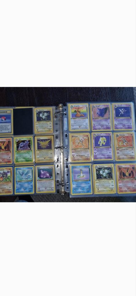 Map met Pokémon kaarten uit 1999 - weg Wegens verhuizing, Ophalen of Verzenden, Zo goed als nieuw, Meerdere kaarten