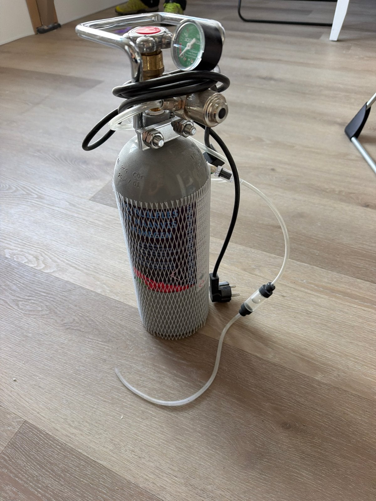 Co2 fles met toebehoren, Ophalen, Inclusief slangen, Zo goed als nieuw, CO₂-systeem