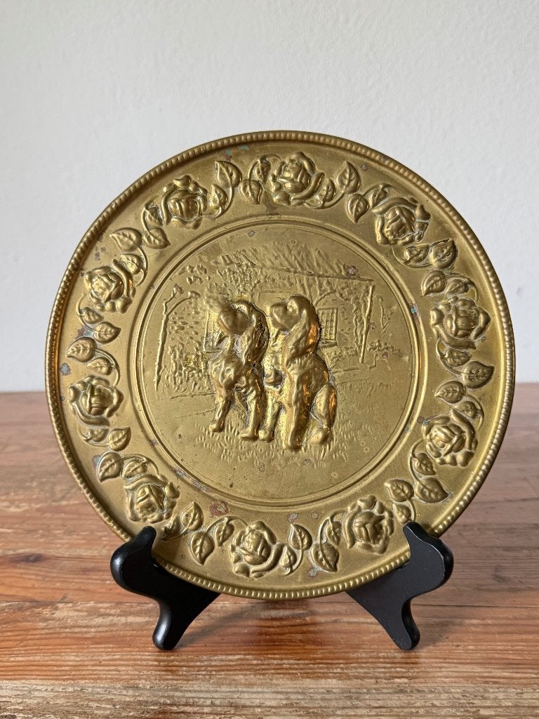 Wandplaquette - decor twee honden in een tuin, Ophalen of Verzenden, Koper