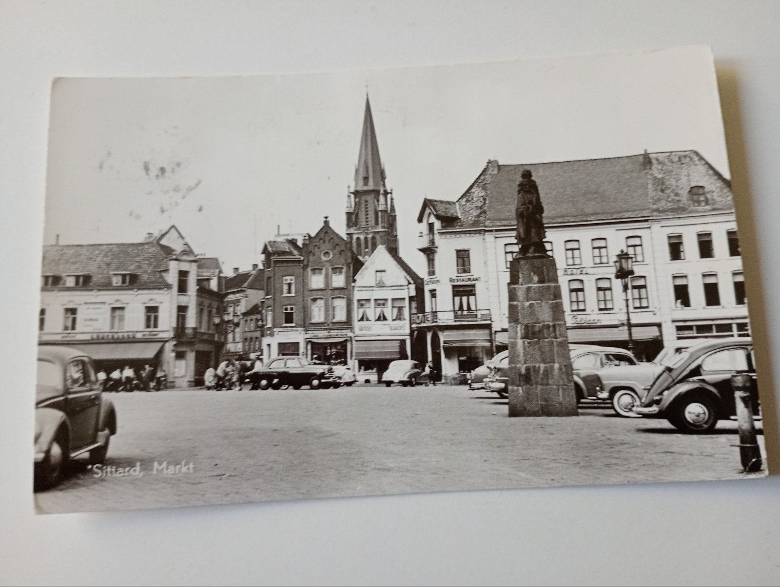 Sittard Markt met Auto's, Ophalen of Verzenden, 1960 tot 1980, Gelopen, Limburg
