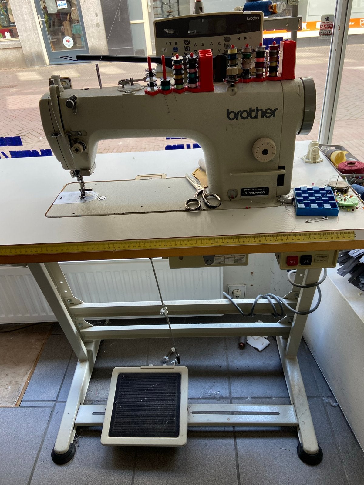 Brother Industriële Naaimachine - Robuust en Betrouwbaar, Hobby en Vrije tijd, Naaimachines en Toebehoren, Gebruikt, Ophalen of Verzenden