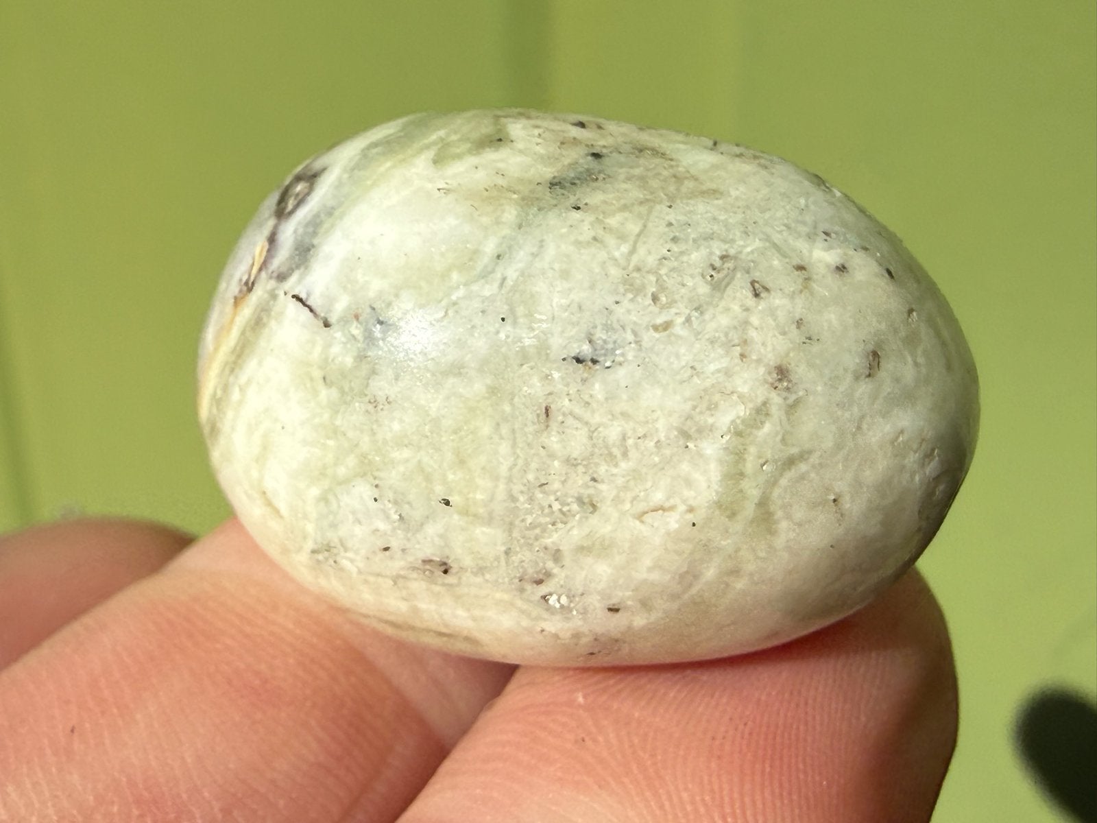 Zeegroene Aragoniet broekzaksteen uit Indonesië mineralen, Ophalen of Verzenden, Mineraal