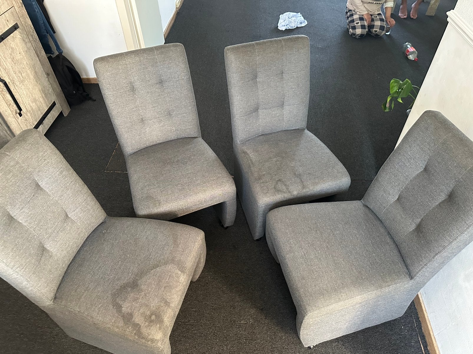 Grijze eetkamerset met tafel en 4 stoelen, Ophalen, Zo goed als nieuw