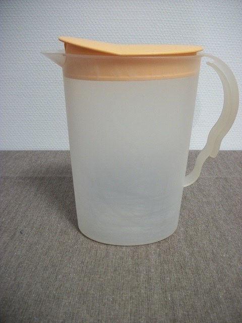 Tupperware Schenkkan ( oranje, 2 liter ), Ophalen of Verzenden, Gebruikt, Oranje, Beker of Kan