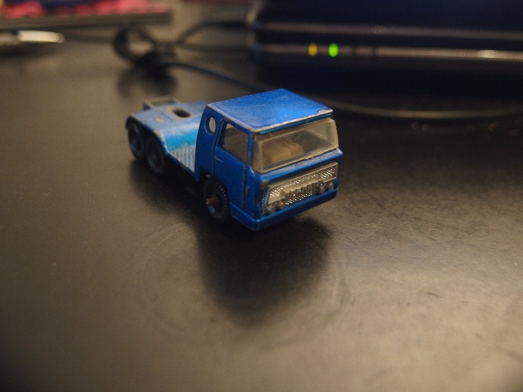 Majorette Bernard truck alleen de trekker, Hobby en Vrije tijd, Modelauto's | Overige schalen, Ophalen of Verzenden, Gebruikt