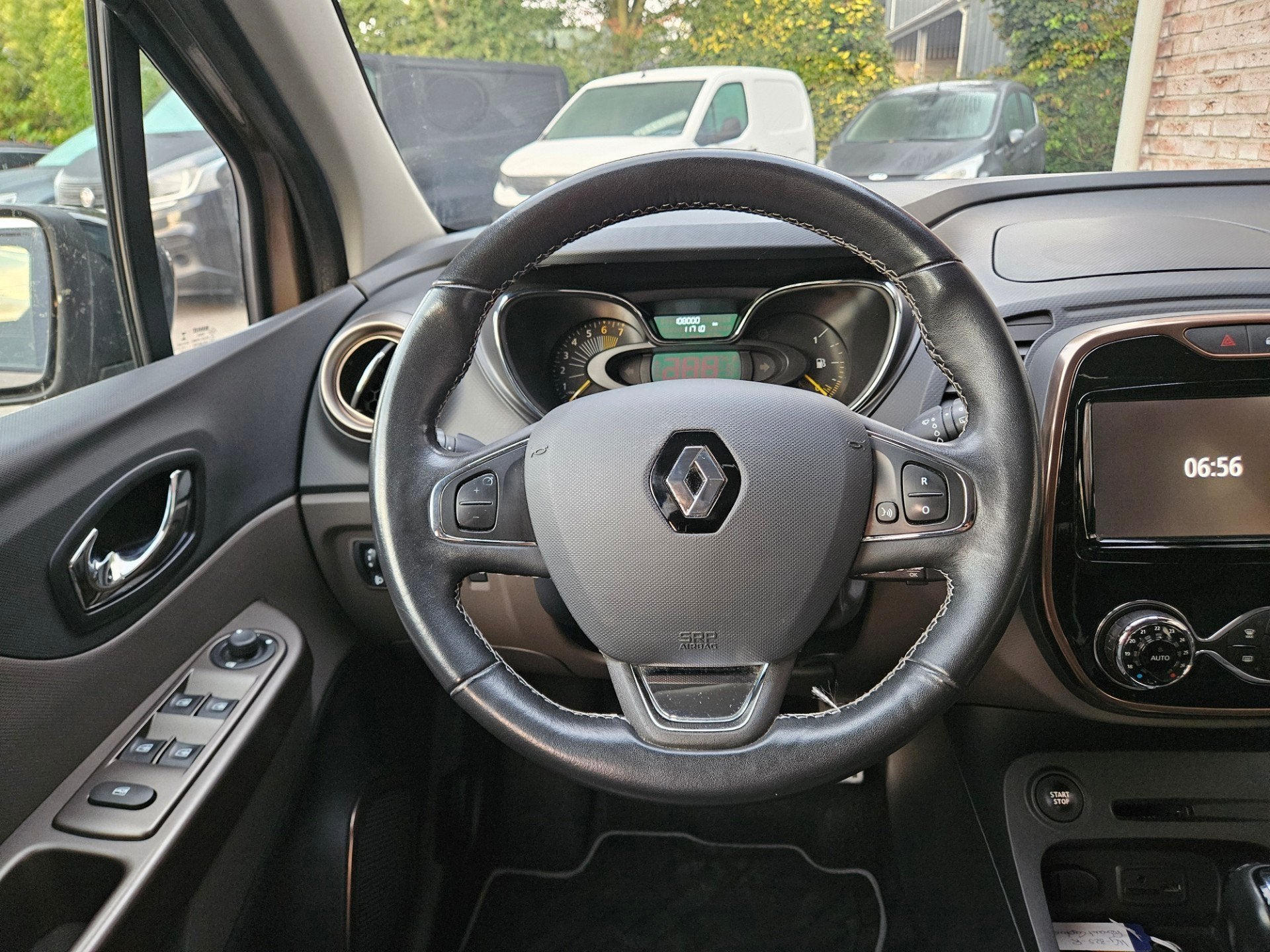 Foto 2 van Renault Captur 1.2 TCe Barista Automaat! Trekhaak! Schuif/Ka