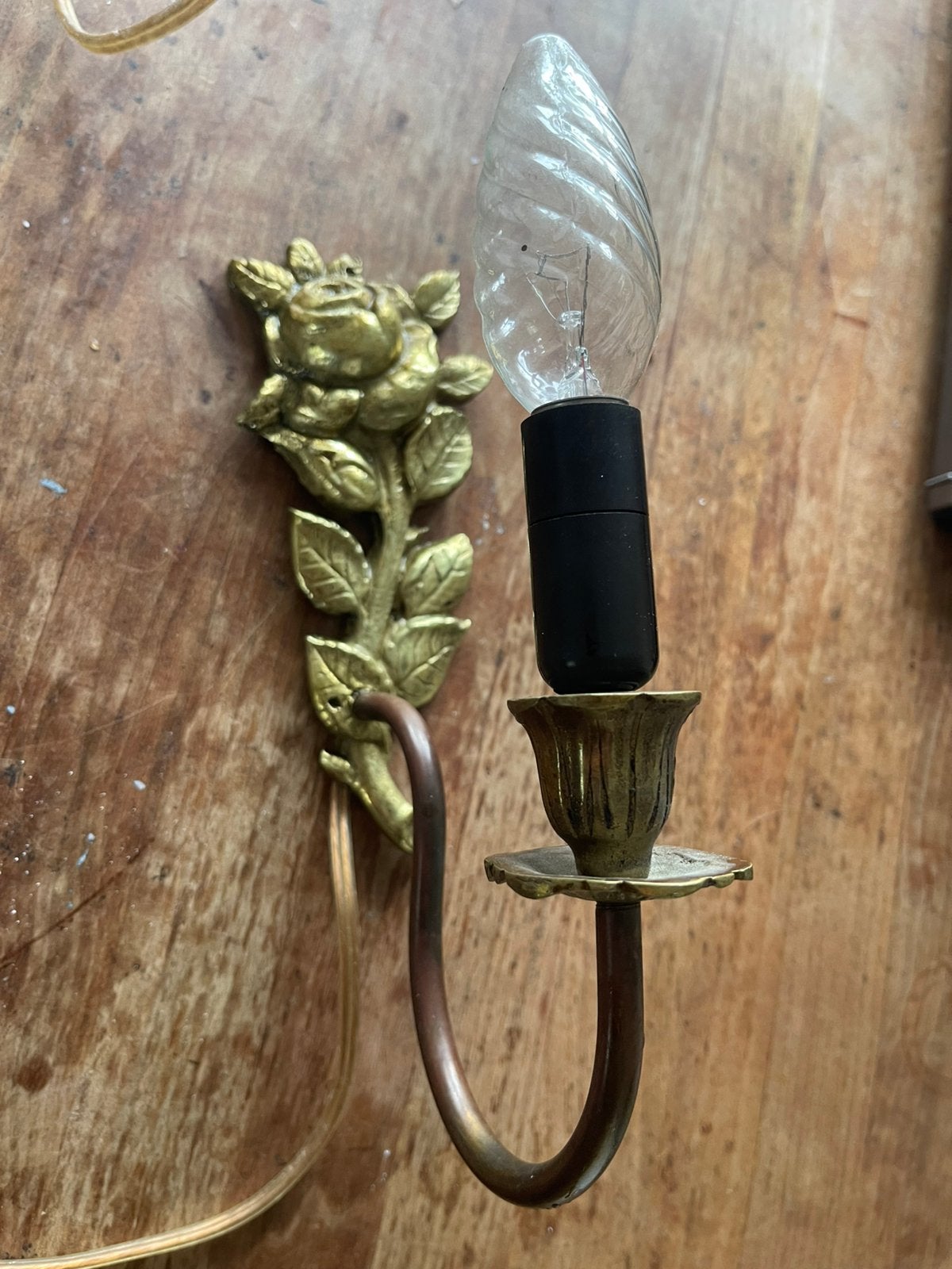 Prachtige vintage Franse wandlamp uit gegoten messing, Ophalen of Verzenden