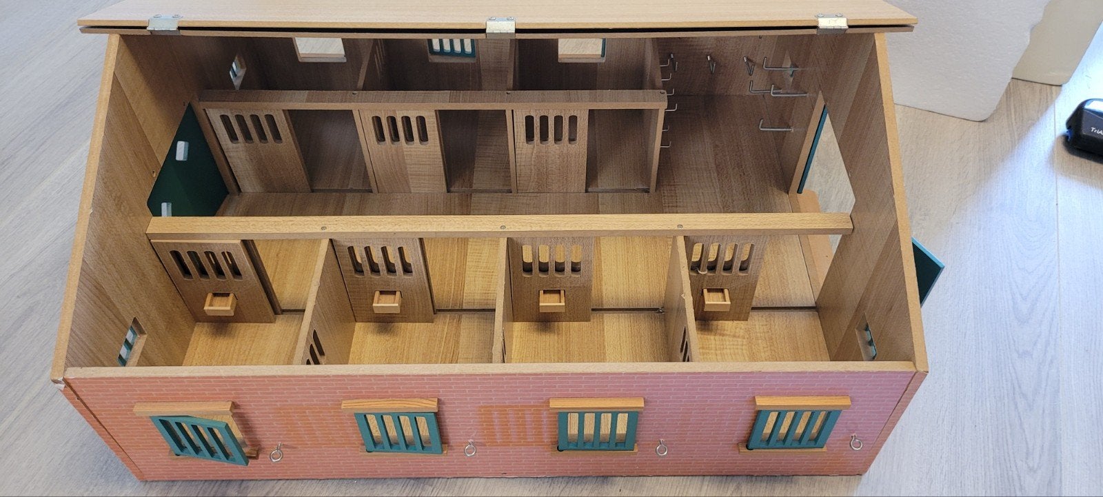 houten stal voor (schleich) paarden, Ophalen, Gebruikt