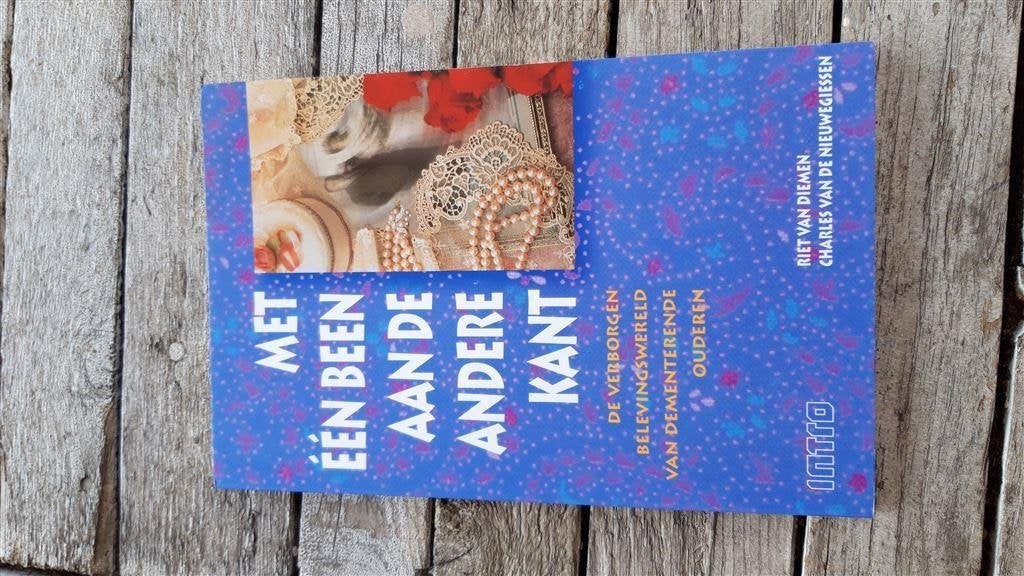 Riet van Diemen - Met een been aan de andere kant, Boeken, Verzenden, Nieuw