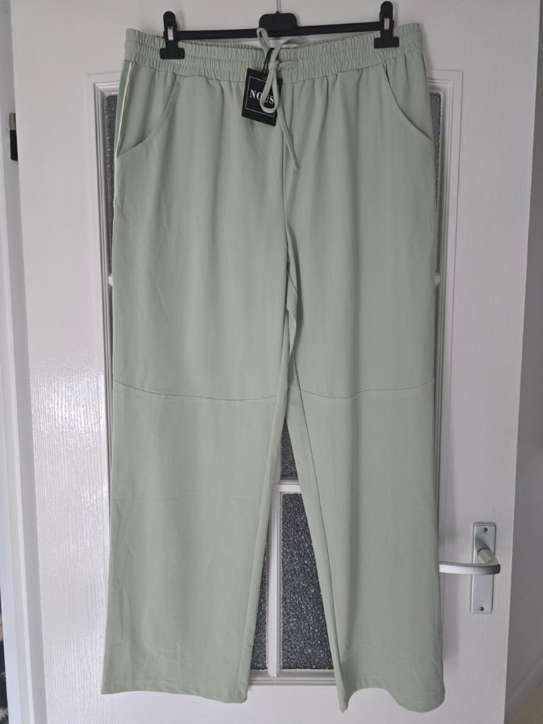 Nieuw Nous travel xxxl wide leg groen glitter bies, Maat 46/48 (XL) of groter, Nieuw, Ophalen of Verzenden, Lang