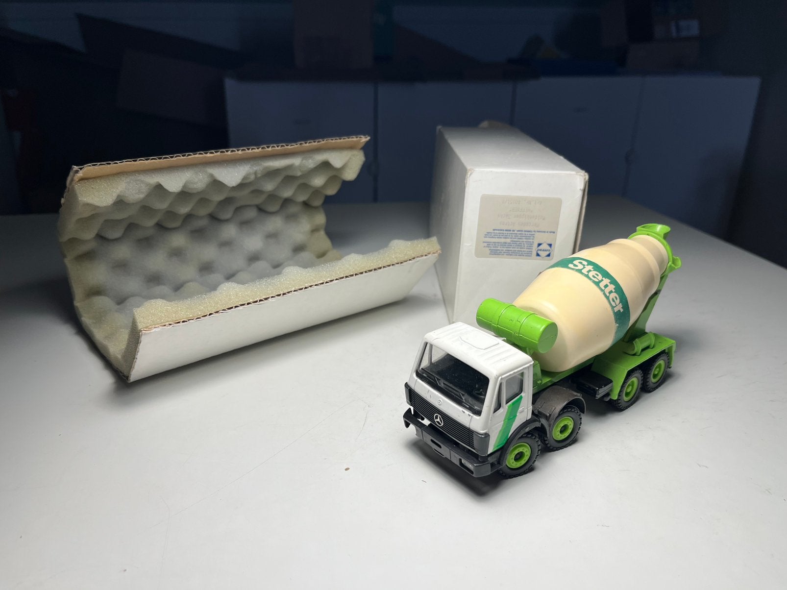 Conrad - Mercedes-Benz Stetter Cement Mixer - Schaal 1:50, Hobby en Vrije tijd, Ophalen of Verzenden, Zo goed als nieuw, Bus of Vrachtwagen