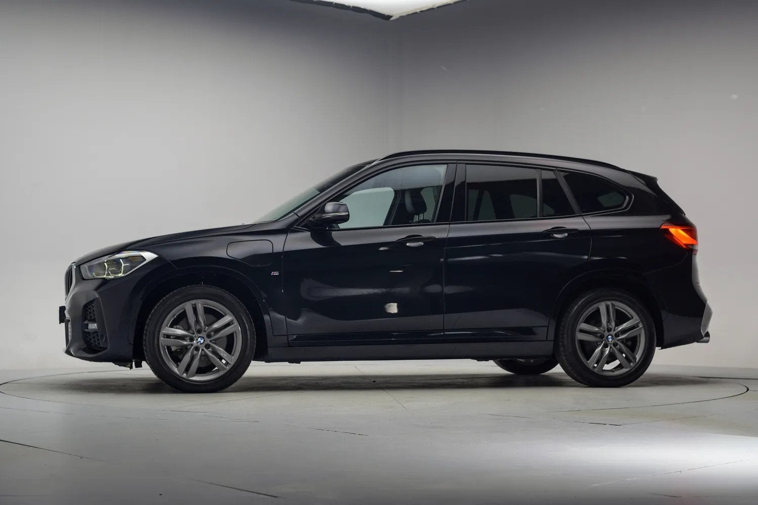 BMW X1 xDrive 25e M Sport High Executive Aut. [ LED Leder St, Auto's, Gebruikt, 750 kg, 95 pk, Zwart