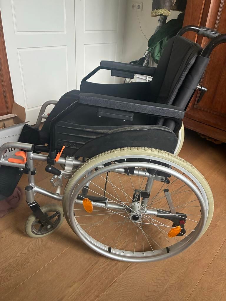 Excel ( kwaliteit ! ) 50 cm breed rolstoel ( opvouwbaar ), Diversen, Rolstoelen, Ophalen of Verzenden, Inklapbaar, Gebruikt, Handbewogen rolstoel