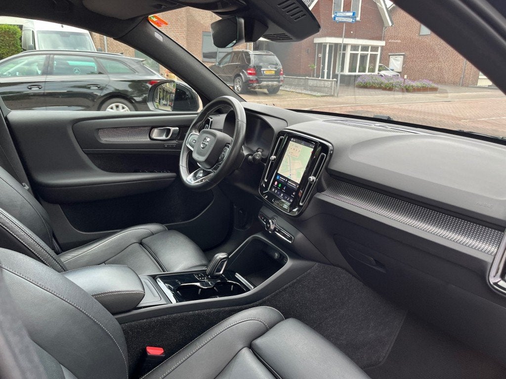 Volvo XC40 RECHARGE P8 AWD 408PK (SOH 89%) / SCHUIFDAK / CAR, Auto's, Volvo, 34 min, Gebruikt, 495 min, Zwart