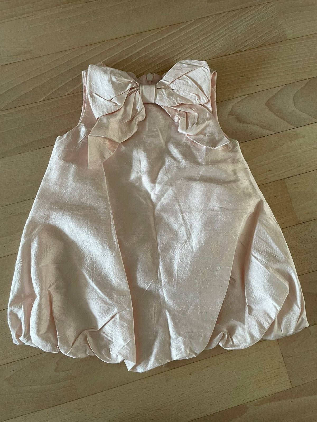 poederroze babyjurkje taftzijde; gevoerd.Baby Biscotti; mt 8, Ophalen of Verzenden, Zo goed als nieuw, Meisje