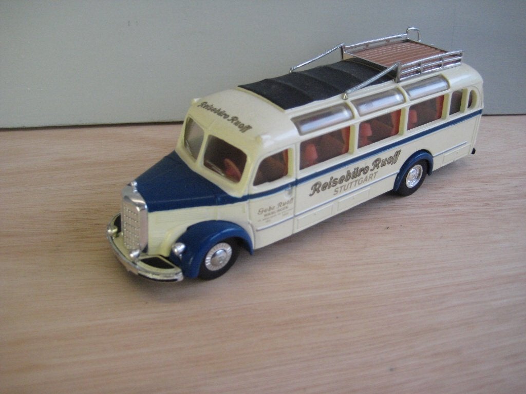 Dinky Toys Mercedes autobus Type O3500, Hobby en Vrije tijd, Modelauto's | 1:50, Ophalen of Verzenden, Nieuw, Bus of Vrachtwagen