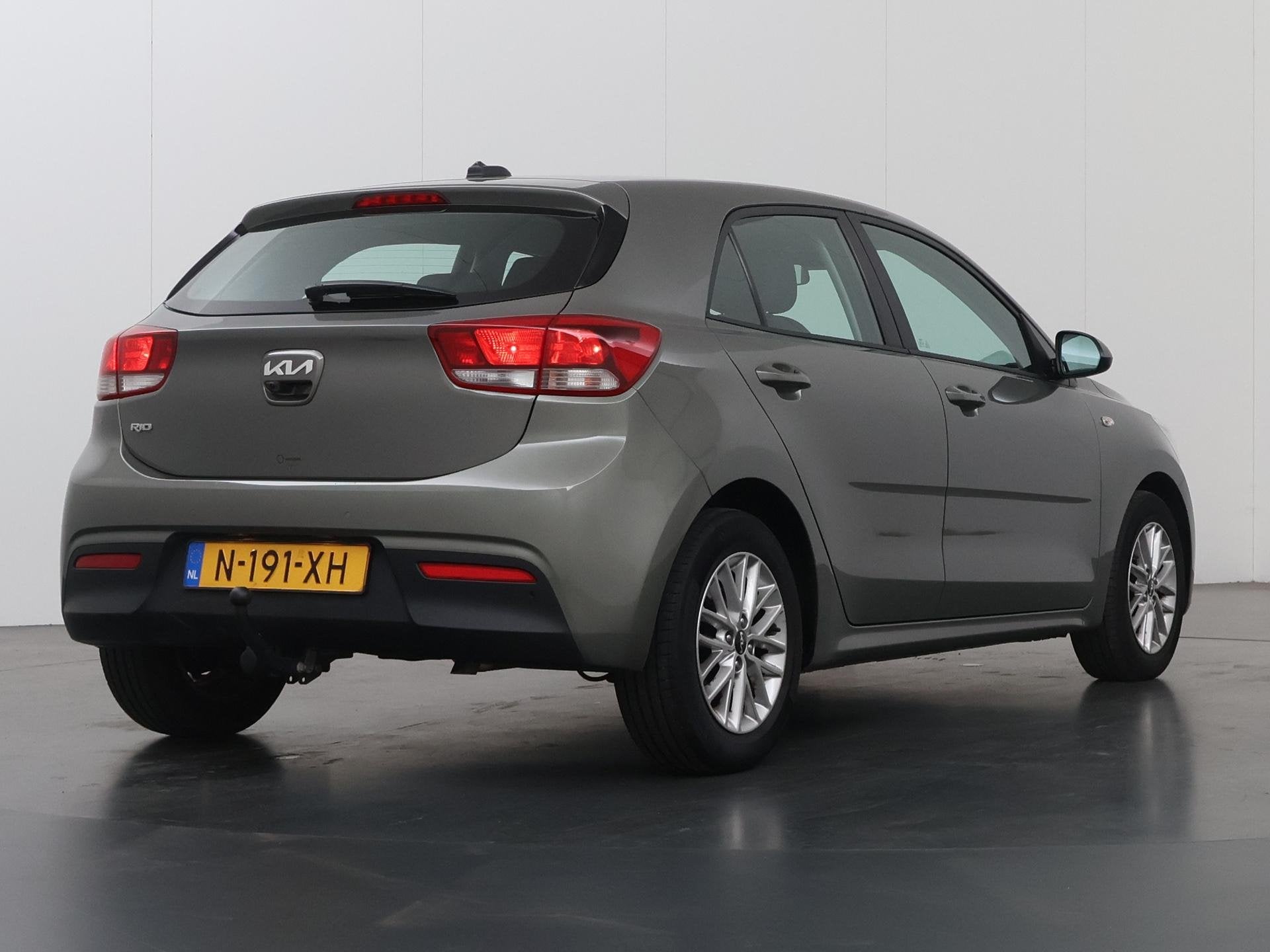 Kia Rio 1.0 T-GDi MHEV DynamicLine | Parkeercamera | Apple C, Voorwielaandrijving, Gebruikt, Euro 6, 49 €/maand