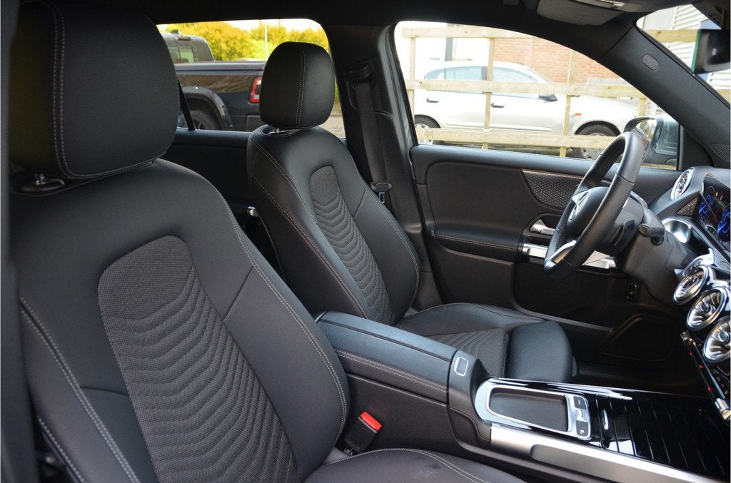 Mercedes-Benz EQB 250+ Business Line 7p. 71 kWh Adaptive Cru, Auto's, Mercedes-Benz, 12 maanden, 7 stoelen, Origineel Nederlands