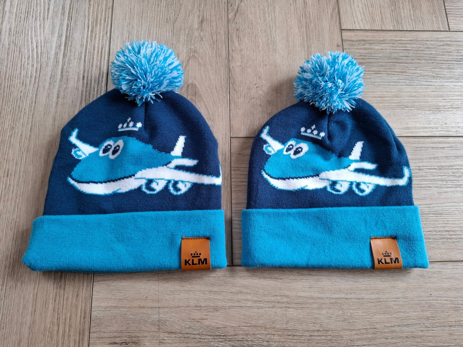 KLM Wintermutsen Limited Edition voor Kinderen - Twee stuks, Ophalen of Verzenden, Nieuw, Overige typen